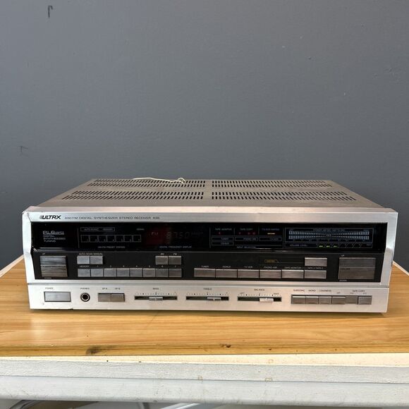 Ultrx R35 receiver by Sanyo Stereo Receiver Vintage - Picture 1 of 10